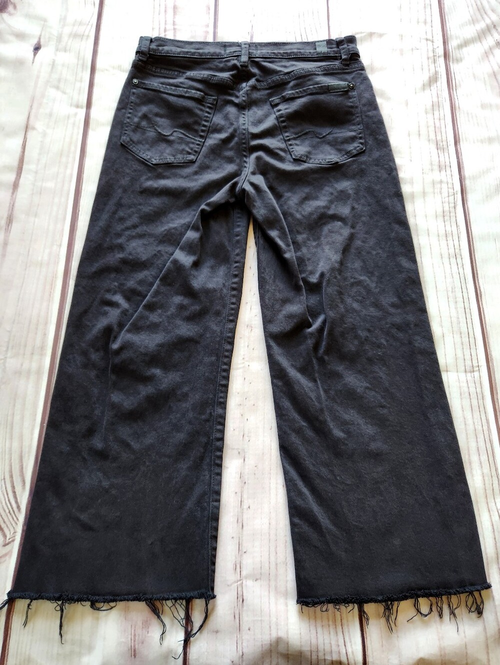 7 For All Mankind "Cropped Alexa Black Raw Cut" High Rise Jean | Women's Size 29 - Picture 7 of 14